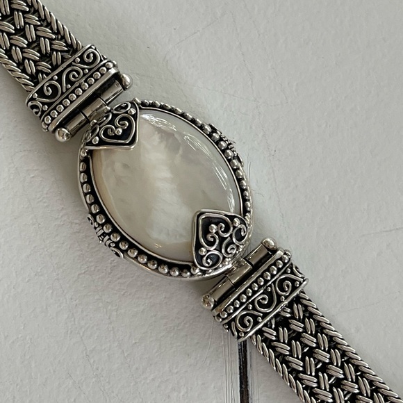 Ornate Indonesian Mother of Pearl Bracelet - Picture 2 of 12